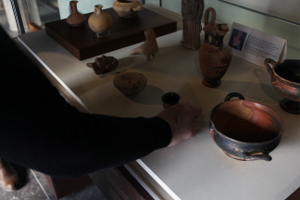 Απτική συλλογή του αρχαιολογικού μουσείου της Θήβας